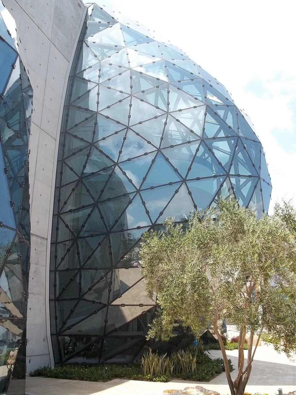 Glass and concrete exterior of the Dalí Museum in St. Petersburg, Florida
